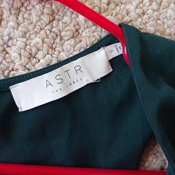 ASTR the Label Side Tie Jumpsuit Green Surplice V-Neck Wrap Style SIZE S - Picture 5 of 13